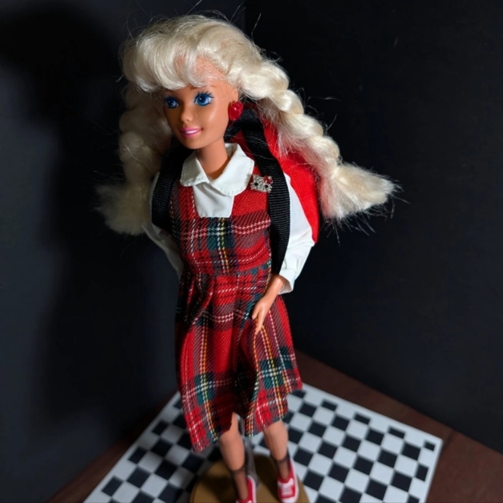 *FINAL PRICE UNLESS BUNDLED Vintage Restyled 90's School Girl Dressed Barbie - Picture 7 of 8
